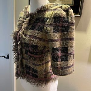Women’s Zara tweed Jacket size in Medium.  Mixed colors of purple, beige, pink.